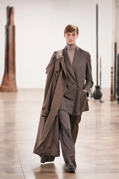 Look 2